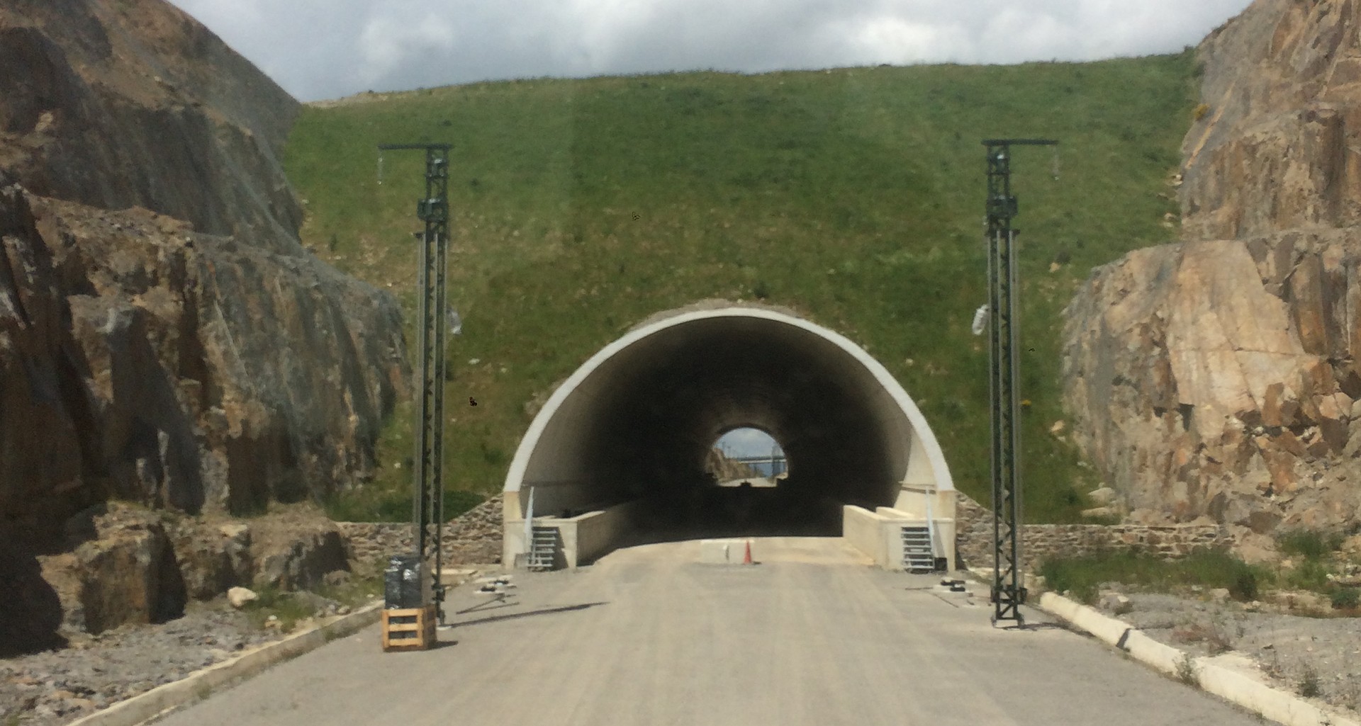 TRAMO DE ALTA VELOCIDAD TUNEL VIA IZQUIERDA