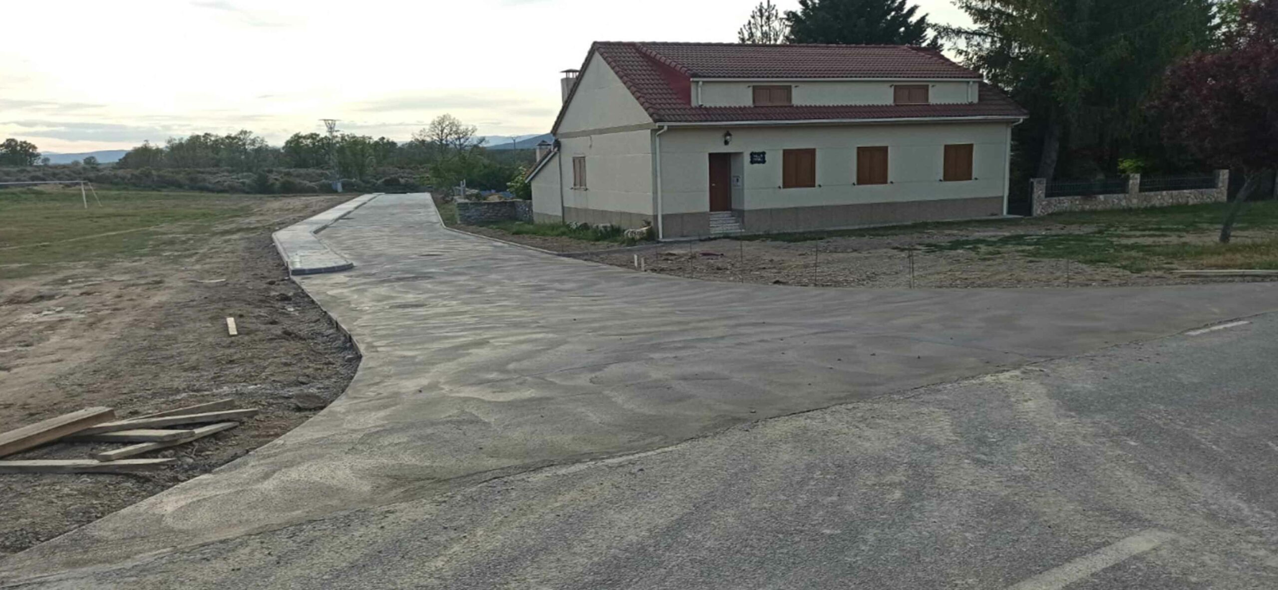 Ayuntamiento Manzanal de los Infantes (3/3)